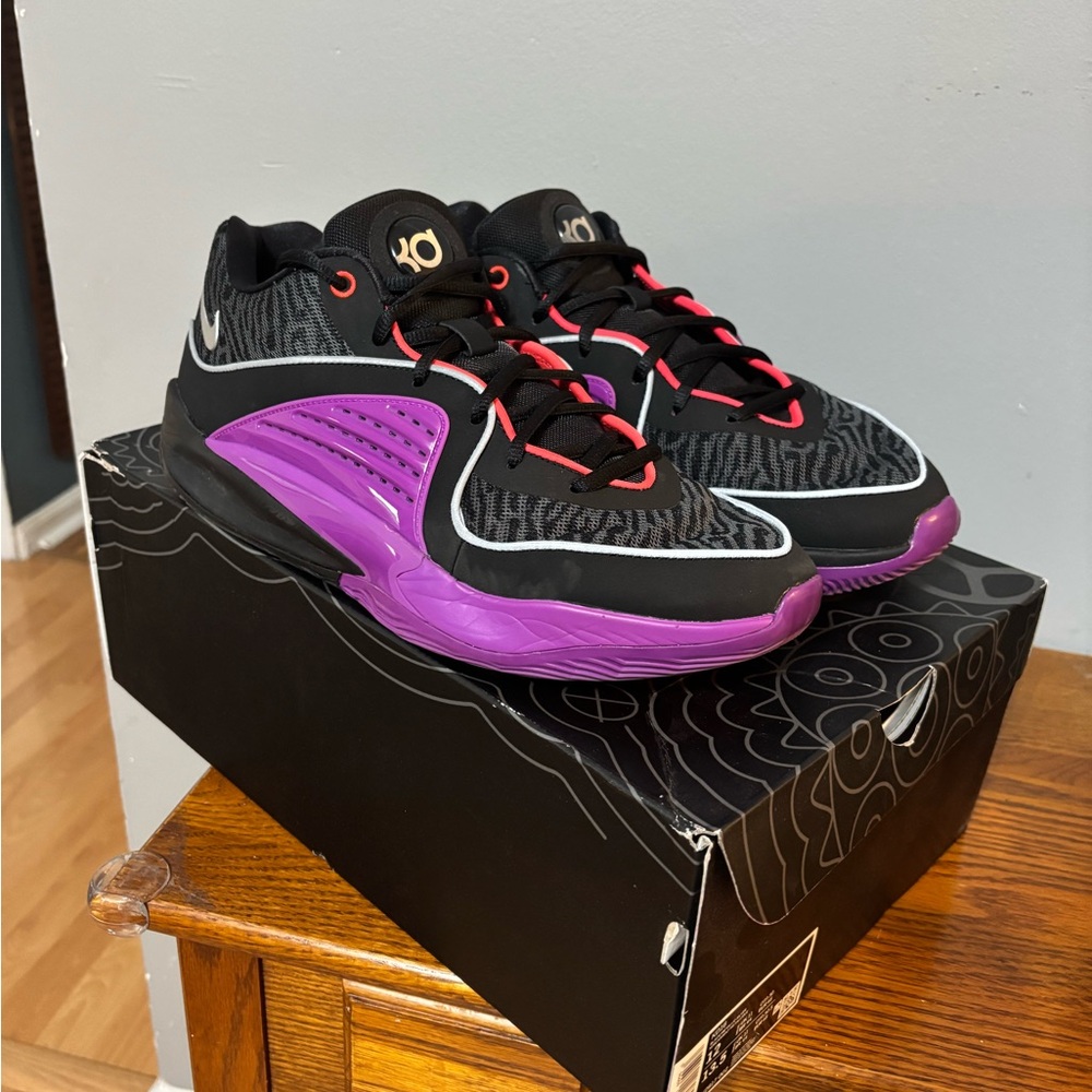 KD 16 Basketball Shoes - New W/ Box